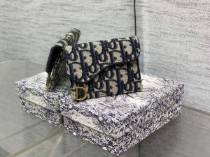 dior s5611 saddle flap card holder blue dior oblique jacquard 02 luxibags.ru .jpg