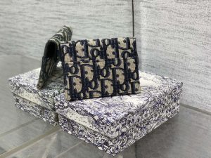 dior s5611 saddle flap card holder blue dior oblique jacquard 03 luxibags.ru .jpg