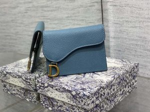 dior s5611 saddle flap card holder blue grained calfskin 01 luxibags.ru .jpg