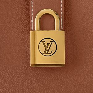 louis vuitton low key shoulder b 3.jpg