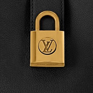 louis vuitton low key shoulder b 9.jpg