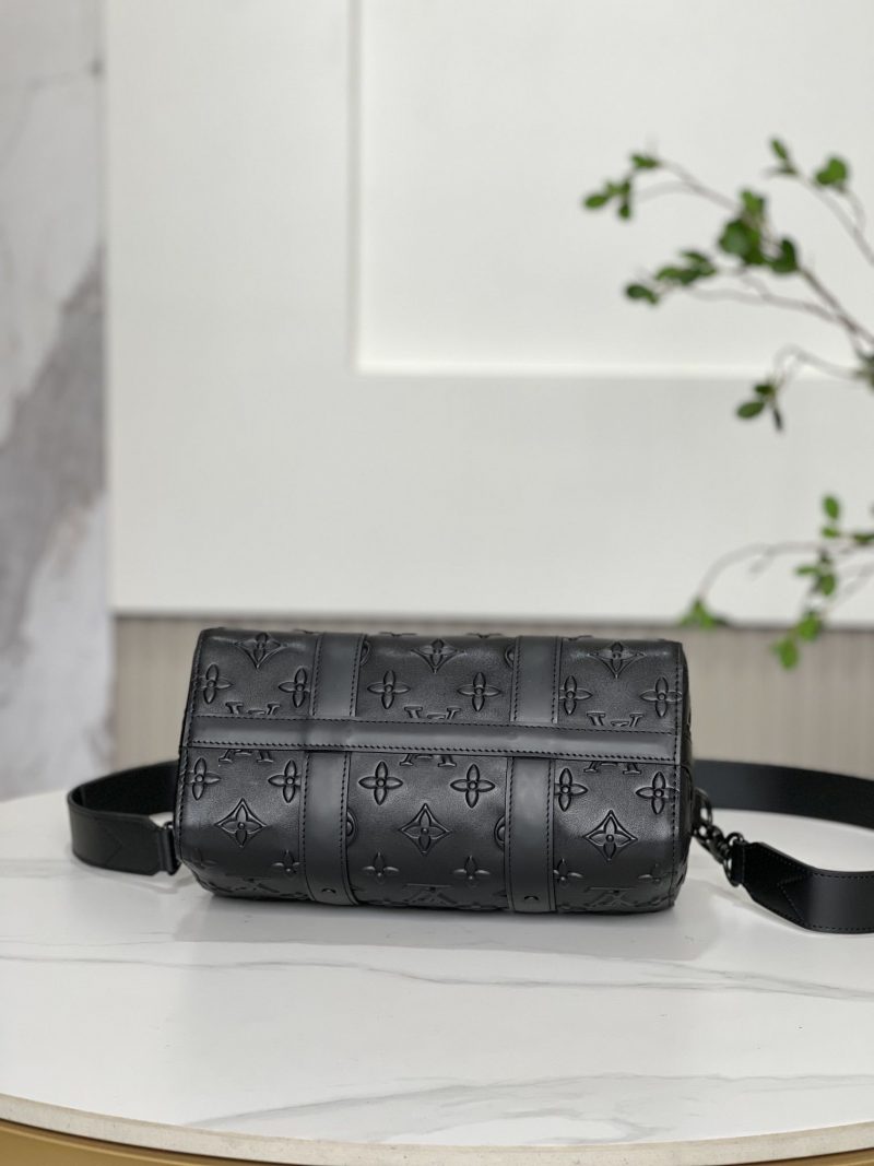 lv borsa uomo 9eg01.jpg