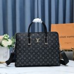 lv borsa uomo arndo.jpg
