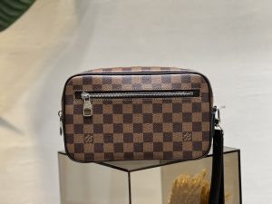lv borsa uomo ct5uz.jpg