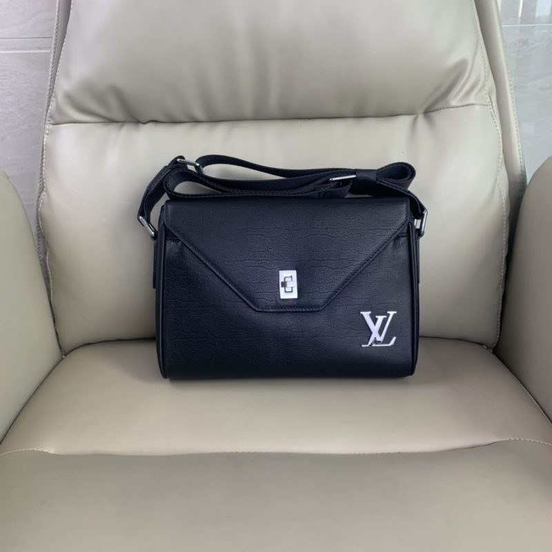 lv borsa uomo fx7qj.jpg