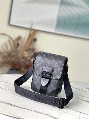 lv borsa uomo h8u2m.jpg