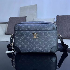 lv borsa uomo iwhay.jpg