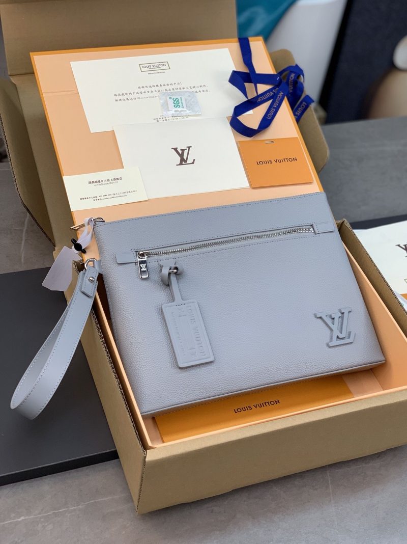 lv borsa uomo jeutc.jpg