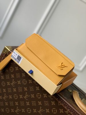 lv borsa uomo kufjv.jpg