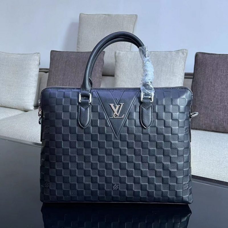 lv borsa uomo mubtl.jpg
