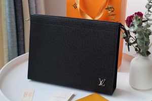 lv borsa uomo nnlyb.jpg