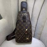 lv borsa uomo o4bd0.jpg