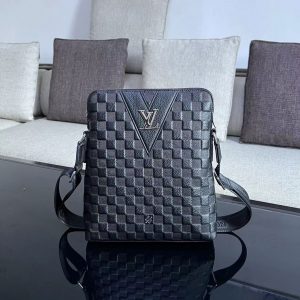 lv borsa uomo qybu8.jpg