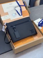 lv borsa uomo saduh.jpg