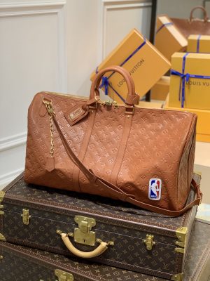lv borsa uomo syfsq.jpg