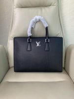 lv borsa uomo tolm9.jpg