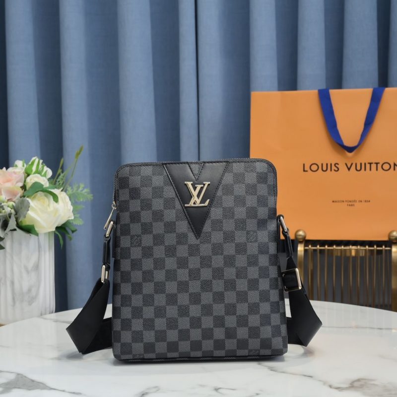lv borsa uomo umnxq.jpg