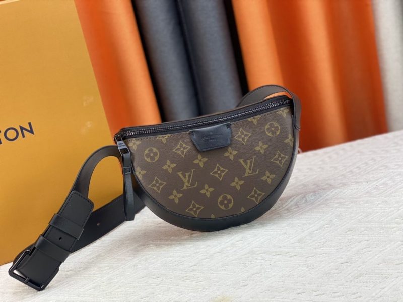 lv borsa uomo wjg9a.jpg