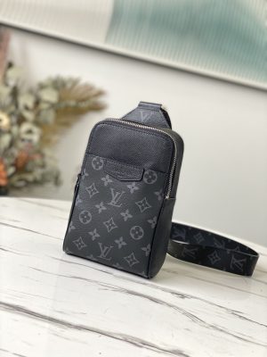 lv borsa uomo wkneg.jpg