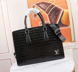 lv borsa uomo xrtpr.jpg