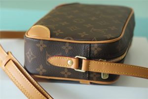monogram trocadero 23 shoulder bag pochette 5.jpg
