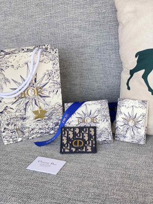 p390 30 montaigne k1smu.jpg